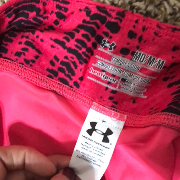 UNDER ARMOR CROP LEGGINGS SIZE M HIGH WAIST - Picture 3 of 4